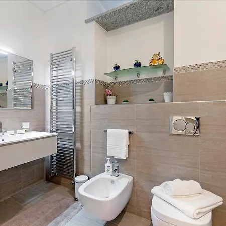 Blue Mermaid Of Pet Friendly - Happy Stresa